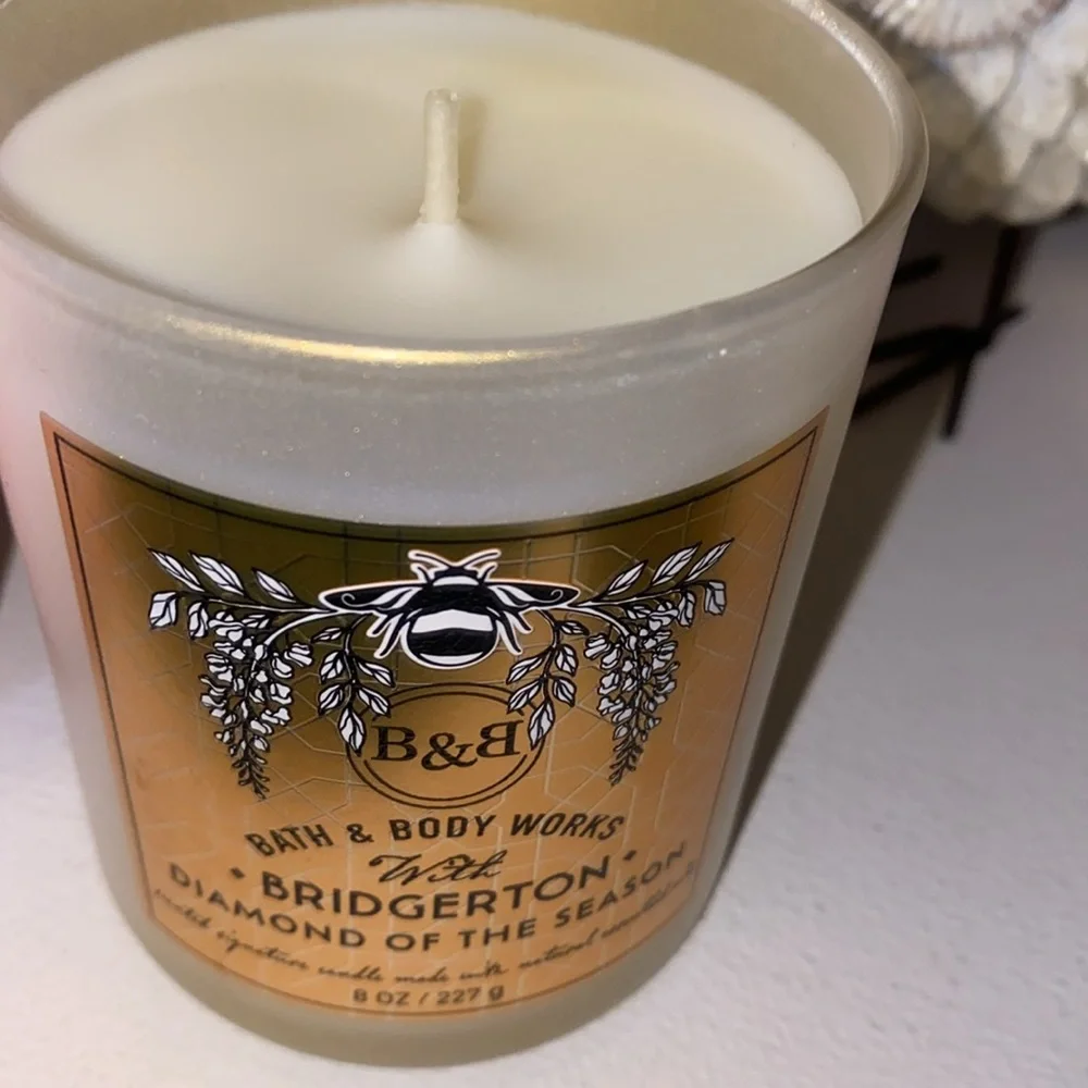 Bath and Bodyworks Bridgestone Collection One Wick Candle - Picture 3 of 4
